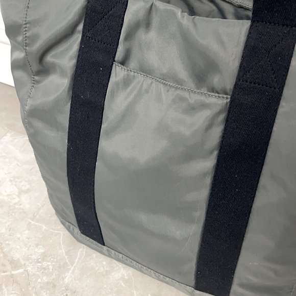 EUC MK Michael Kors neverfull tote metallic grey - Picture 4 of 7